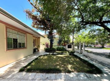 Casa · 292m² · 5 Quartos · 6 Vagas · Casa Térrea  5 dormitórios À VENDA Bairro Igara Canoas RS