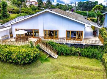 Casa · 338m² · 5 Quartos · 4 Vagas · Casa em campos do Jordão