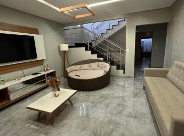 Casa de 4 quartos, Santa Maria · EXCELENTE CASA 4 QTS EM SANTA MARIA! REFORMADO! OPORTUNIDADE!