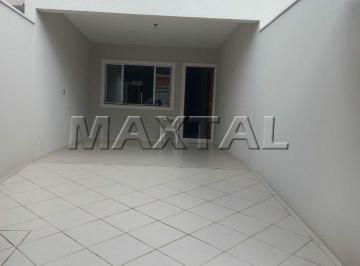Casa · 216m² · 3 Quartos · 2 Vagas · Casa assobradada de 216m², 3 quartos, 3 suítes, 1 closet, sala, cozinha, lavabo e 2 vagas.