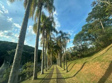 Rural · 10000m² · 3 Quartos · 4 Vagas · Chácara à venda de 10.000m² | 03 dormitórios, sendo 01 suíte, 03 banheiros e 04 vagas de garagem | B