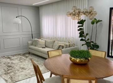Casa · 243m² · 3 Quartos · 2 Vagas · Casa à venda de 210m² | 03 dormitórios, sendo 01 suíte e 02 vagas de garagem | Jardim Oriente - São 