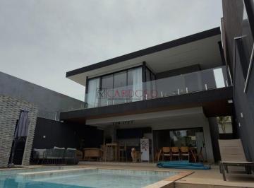 Casa · 283m² · 4 Quartos · 4 Vagas · Casa na Vicente Pires 04 quartos , suíte, piscina, rua 4c - Condomínio Fechado - Vicente pires DF