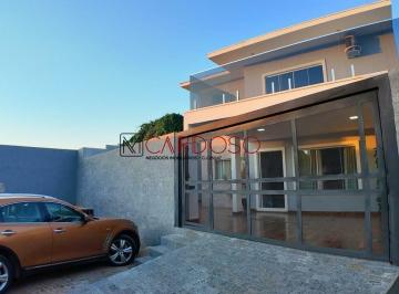 Casa · 280m² · 3 Quartos · 2 Vagas · Sobrado moderno com quintal, área gourmet e 3 quartos no Vale Parkway – D99