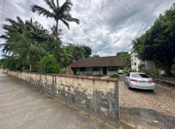 Casa · 4358m² · 3 Quartos · 1 Vaga · Espeço Residencial/Comercial
