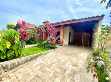 Casa · 360m² · 3 Quartos · 2 Vagas · 
                                Casa com edícula no centro de Peruíbe
                            