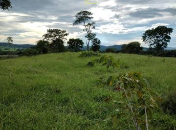 Foto 01 · Fazenda à venda em Goianira-GO, bairro Jardim dos Imperias, com 3 quartos, 2 salas, 4 vagas e 980.00
