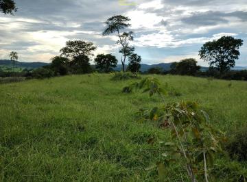 Foto 01 · Fazenda à venda em Goianira-GO, bairro Jardim dos Imperias, com 3 quartos, 2 salas, 4 vagas e 980.00