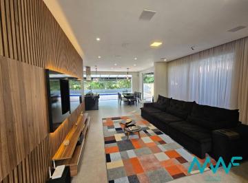 Casa · 254m² · 3 Quartos · 24 Vagas · Reserva Santa Ana - Casa Moderna e Mobiliada com Vista Livre Reserva!