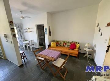Foto 01 · Apartamento à venda em Ubatuba na praia da Maranduba, condomínio com elevador.