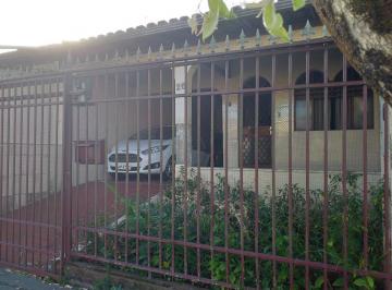 Casa · 150m² · 4 Quartos · 2 Vagas · CASA DE QUATRO QUARTOS NO CARIRU