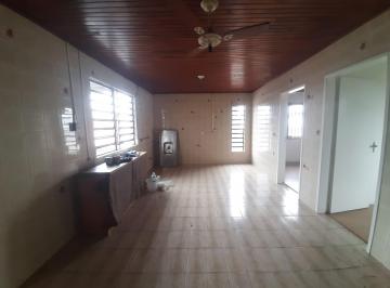 Comercial de 4 quartos, Porto Alegre · Sobrado com loja alugada em Porto Alegre