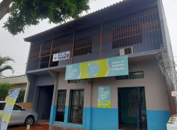 Comercial de 4 quartos, Porto Alegre · Sobrado com loja alugada em Porto Alegre