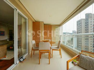 Apartamento · 184m² · 3 Quartos · 4 Vagas · Apartamento reformado em andar alto com vista livre no Real Parque