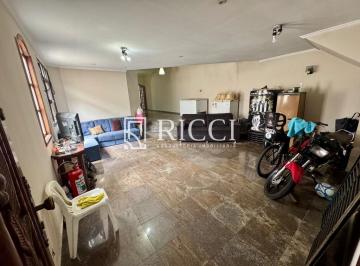 Foto 01 · Casa sobreposta baixa à venda 3 quartos, 1 suíte, sala ampla, 2 vagas de garagem, marapé, santos