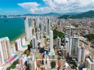 Foto 01 · Apartamento diferenciado de luxo à venda em Balneário Camboriú - 4 quartos, 4 suítes, 5 banheiros, 6