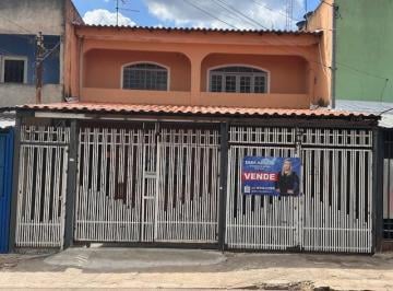 Casa de 4 quartos, Recanto das Emas · VENDO SOBRADO REFORMADO – FRENTE PARA COMERCIAL – QD 801