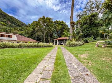 Casa · 839m² · 8 Quartos · 6 Vagas · Casa com 8 quartos, Granja Guarani em Teresópolis.