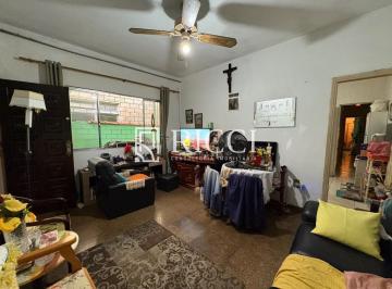 Sala principal · Casa à venda no Jardim Independência: 4 quartos, 1 suíte, 1 sala, 2 banheiros, 3 vagas de garagem.