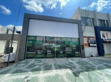 Comercial · 166m² · 2 Vagas · Salão comercial com 166m² em frente ao Colégio Fato