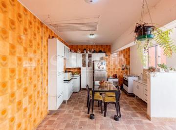 Casa · 155m² · 3 Quartos · 2 Vagas · Casa á Venda no Jabaquara com 155m², 3 quartos sendo 2 suítes, 2 vagas.