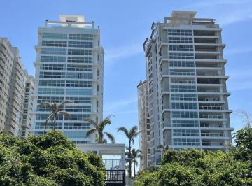 Apartamento de 4 quartos, Balneário Piçarras · Al Mare beach front- grupo Estrutura
