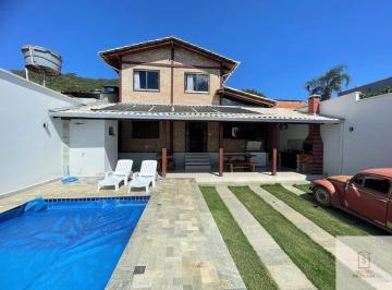 Casa de 3 quartos, Pirenópolis · Sobrado á venda em Pirenópolis/GO