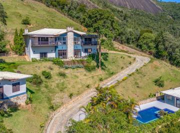 Casa · 800m² · 5 Quartos · 3 Vagas · Casa com 5 quartos em Condomínio Exclusivo de Petrópolis.