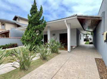 Casa · 230m² · 4 Quartos · 2 Vagas · Casa à Venda em Condomínio a 850 Metros da Praia – Perfeita para Conforto e Laze