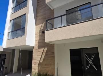 Foto 01 · Triplex  à venda em Lauro de Freitas-BA, bairro Pitangueiras:  3 suítes, 2 salas, 4 banheiros, 2 vag