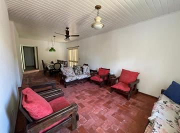 695339_iQHK2z49t2br2wJ43_69533967d87e678a40f.jpg · Casa de 3 quartos living estendido e estacionamento para até 4 carros!!