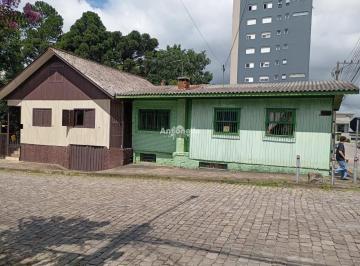 Terreno · Terreno de esquina à venda no Petrópolis