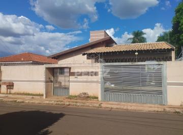 Casa · 205m² · 3 Quartos · 2 Vagas · Casa Térrea no Bairro Vila Santa Luzia
