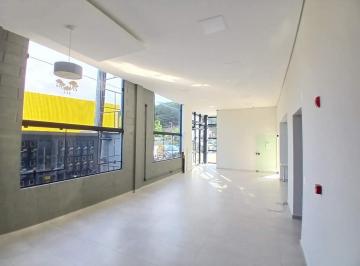 Comercial · 107m² · 1 Vaga · Sala comercial com 107m² para aluguel na Av. Santos Dumont no bairro Bom Retiro por R$ 3.380,00+ tax