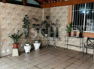 Casa · 141m² · 3 Quartos · 2 Vagas · Sobrado à venda com 3 quartos, 1 suíte e 2 vagas no Jardim Marajoara!
