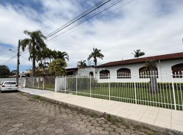 Casa · 167m² · 3 Quartos · 2 Vagas · Excelente casa a venda, com uma localização super privilegiada.
