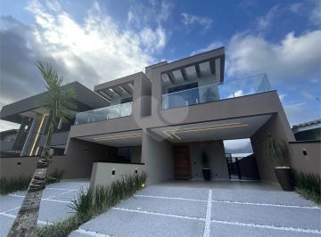 Casa · 220m² · 5 Quartos · 4 Vagas · Condomínio com 5 quartos à venda em Morada da praia - SP