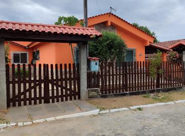 Casa de 3 quartos, Araruama · Casa em condominio super aconchegante com piscina em Araruama RJ.