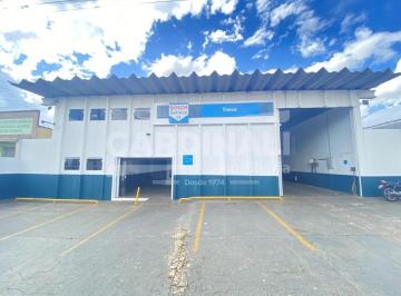 Comercial · 800m² · 7 Vagas · Galpão comercial.