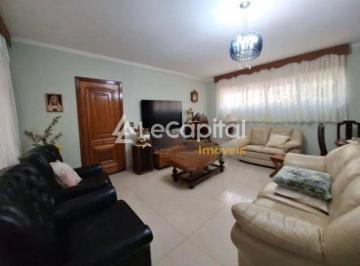 Casa · 220m² · 3 Quartos · 2 Vagas · Casa com 3 Quartos, 3 banheiros e 2 vagas à Venda, 220 m²