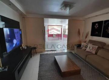 Casa · 350m² · 4 Quartos · 3 Vagas · Casa na Mooca com 350m² de área construída, com 4 dormitórios sendo 1 suíte e 3 vagas de garagem