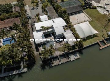 Casa · 1294m² · 6 Quartos · 7 Vagas · Casa à venda no canal com deck no Portobello Resort e Safari