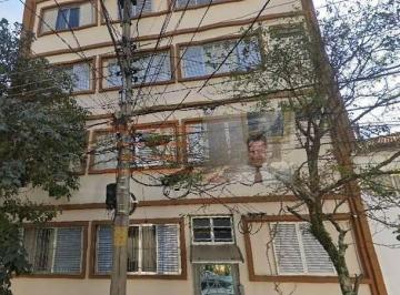 Apartamento · 42m² · 1 Quarto · Apartamento 1 dorm a venda, prédio antigo, 6 min a pé metrô Praça da Árvore