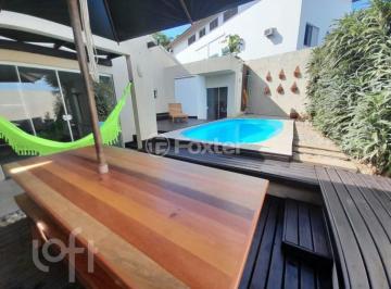 31049f36 · Casa, 3 dormitórios, 150 m², em Jurerê