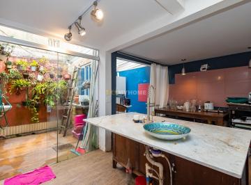 Casa · 120m² · 3 Quartos · 1 Vaga · Sobrado charmoso em rua tranquila!