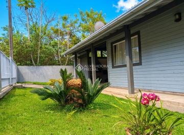 Casa · 90m² · 2 Quartos · 1 Vaga · Linda casa próxima a lagoa e praia da Barra de Ibiraquera com quintal e arvores frutíferas