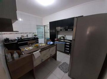 Casa · 250m² · 2 Quartos · Casa em Vila Zezé, Jacareí/SP de 250m² 2 quartos à venda por R$ 245.000,00