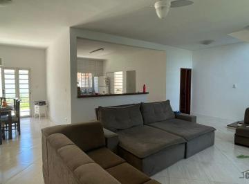 Casa · 300m² · 3 Quartos · 4 Vagas · Casa em Jardim Santa Maria, Jacareí/SP de 0m² 3 quartos à venda por R$ 850.000,00