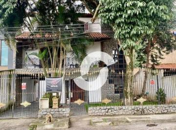Casa · 360m² · 7 Quartos · 5 Vagas · Casa em Piratininga, Niterói/RJ de 360m² 7 quartos à venda por R$ 1.250.000,00