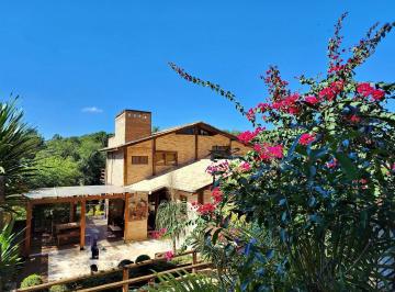 Casa · 400m² · 3 Quartos · 6 Vagas · Casa em Pinheiros Tênis Village, Cotia/SP de 400m² 3 quartos à venda por R$ 1.590.000,00